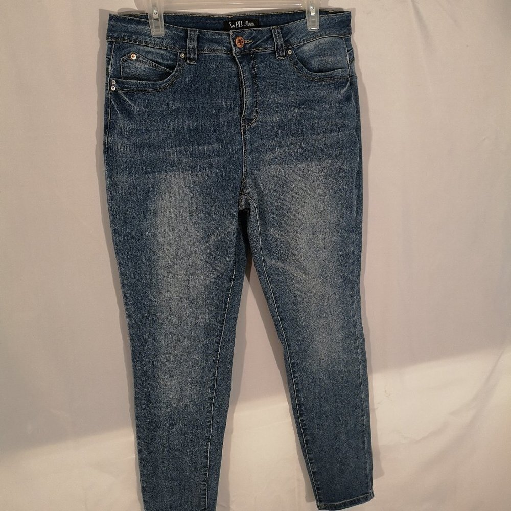WBB Royalty For Me Ladies Size 14 Slim Leg Medium Wash Blue Jeans